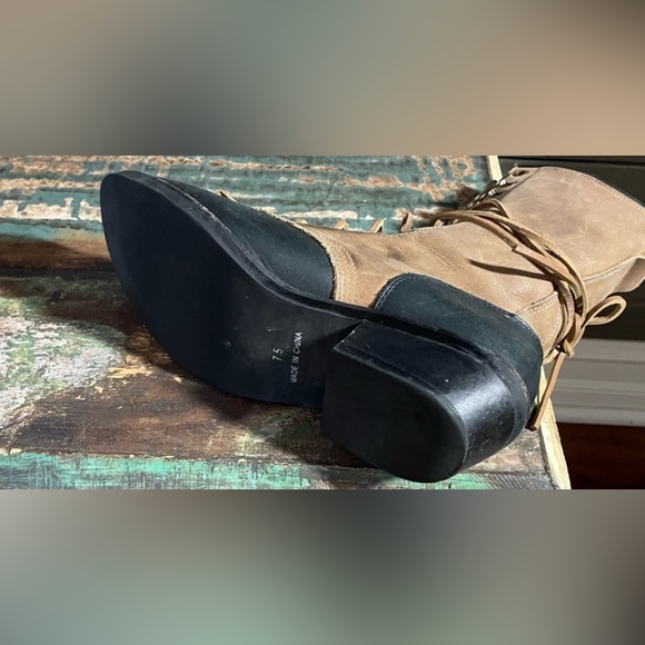 Two-Tone Leather Lace-Up Boots - Picture 5 of 7